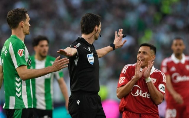 Betis 2-2 Sevilla Chia điểm kịch tính trong trận cầu 4 bàn.