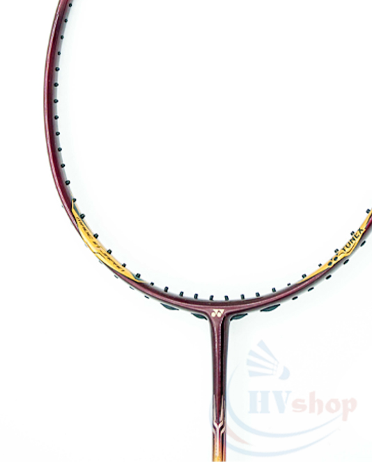 Vot-vau-long-yonex-nanoray-tour-7700-nau-vang-khop-chu-t