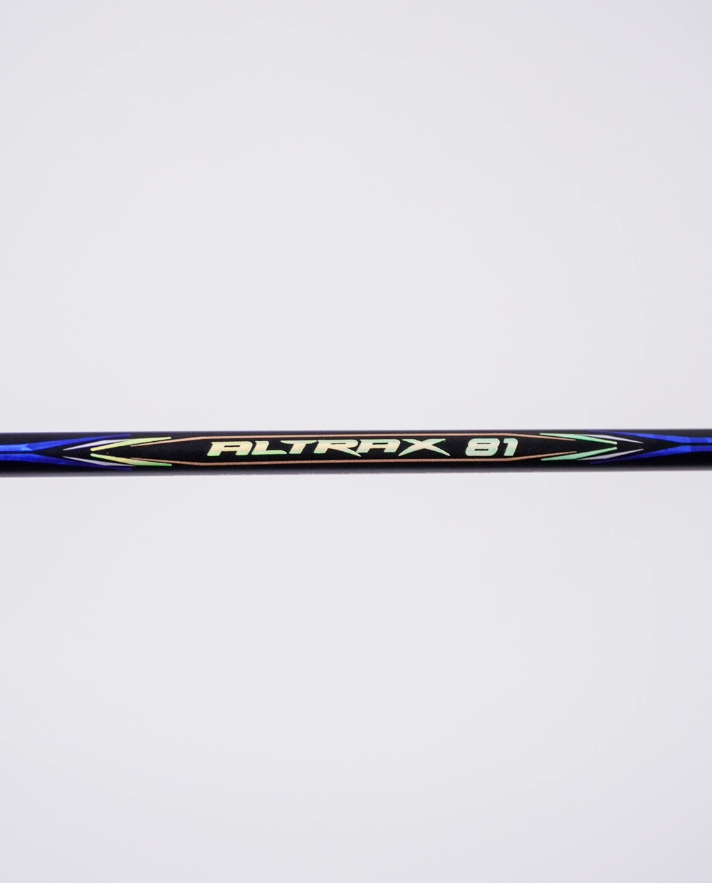 mizuno-altrax-81-xanh-den-dua-vot