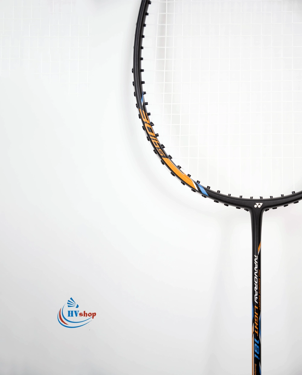 Khung vợt Isometric trên Yonex Nanoray Light 18i